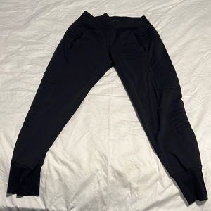 ATHLETA Venice Moto Jogger size medium